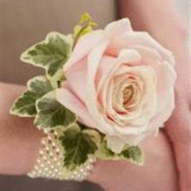 fwthumbpearl bracelet.jpg
